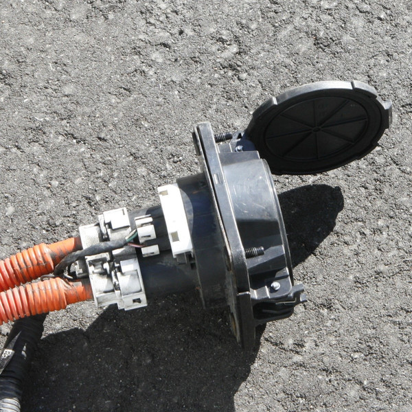 Зарядный порт ускренный не рабочий Nissan Leaf  2016 хэтчбек 1.0 Электро Харьков