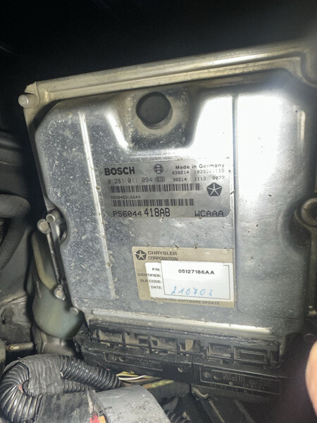 Блок управления двигателем Jeep Cherokee  2004 2.7 Дизель Ровно