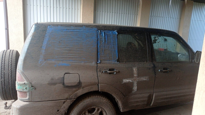 Стекло боковое Mitsubishi Pajero  2002 1.6 Бензин 