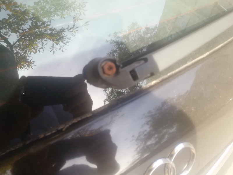Задний дворник в крышку багажника Audi A4 Avant 2002 универсал 2.5 Дизель Полтава