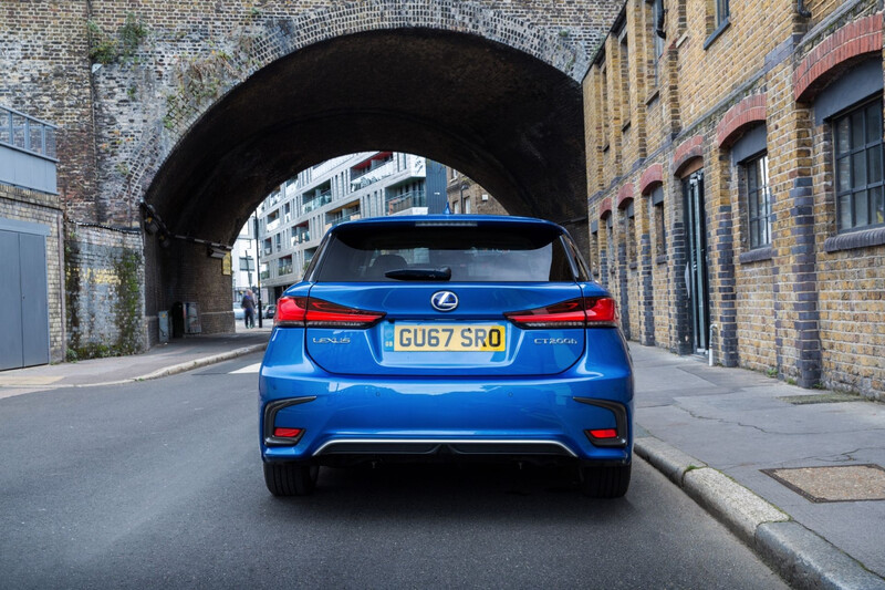 Задние стопы комплект 200h Lexus CT  2015 хэтчбек 1.8 Гибрид Новояворовск