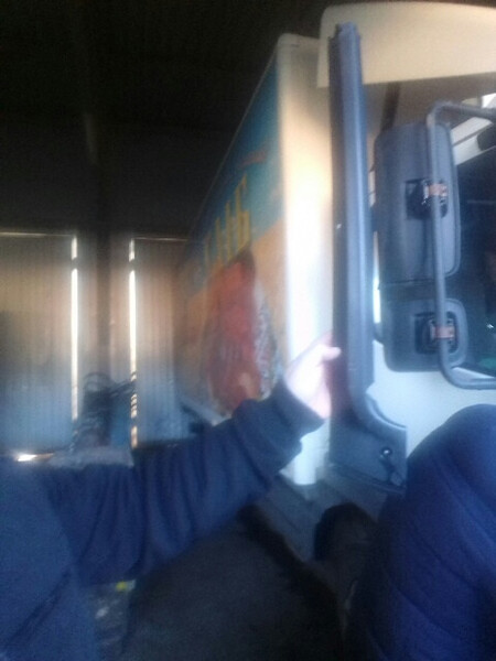 Накладка передньої стійки права Mercedes-Benz Atego  2012 Волочиськ