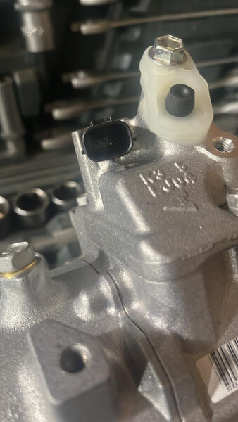 Разъем к компьютеру кондиционера Toyota Camry 55  2015 2.5 Бензин Дергачи