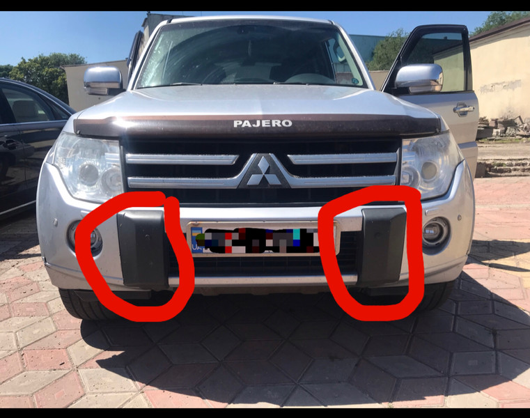 Клыки передний бампер Mitsubishi Pajero Wagon  2010 3.2 Дизель 
