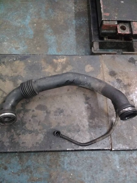 Патрубок повітряного фільтра Renault Trafic II 2003 2.5 Дизель 