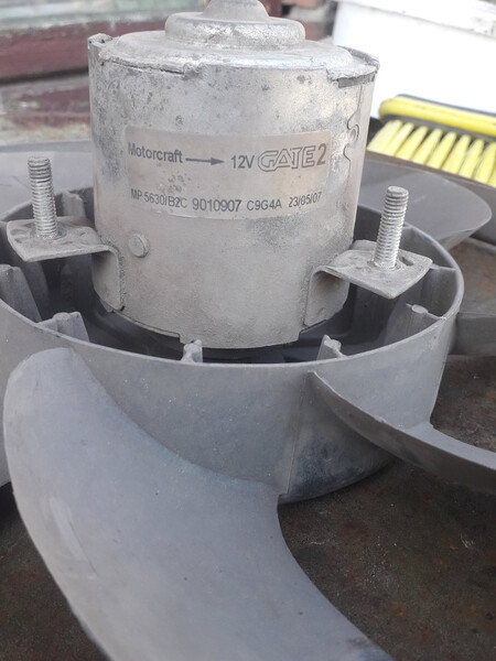 Вентилятор радіатора Ford Fusion 2007 р.  1.3 л бензин