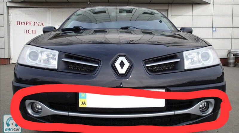 Решетка бампера Renault Megane универсал 2008 г.  1.6 л бензин Миргород