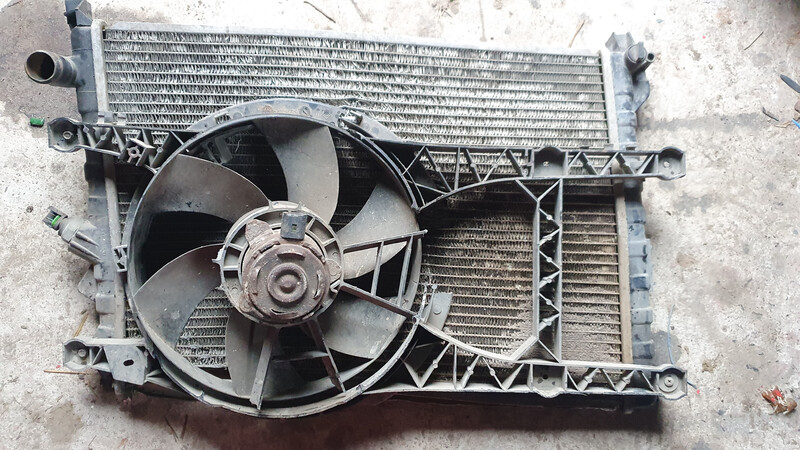 Вентилятор радиатора Renault Laguna универсал 1995 г.  2.0 л бензин Сарны