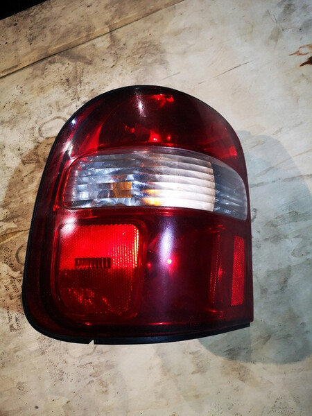 Задний поворотник правый Kia Sportage Grand 1998 2.0 Бензин Ивано-Франковск