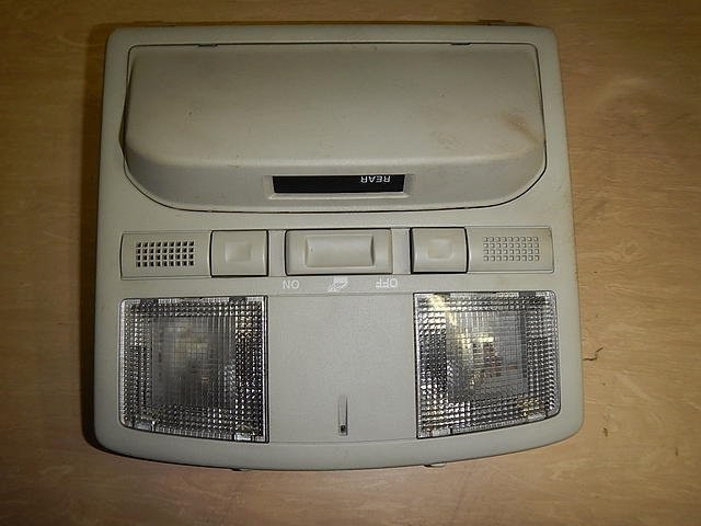 Плафон освещения салона передний с сигнализацией задних ремней Mazda 6  2008 1.8 Бензин Северодонецк