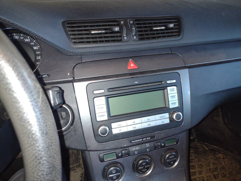 Панель / торпедо Volkswagen Passat B6 хэтчбек 2007 г.  2.0 л дизель Львов