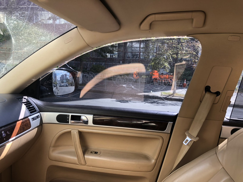 Стекло двери Volkswagen Touareg  2007 4.2 Бензин Киев