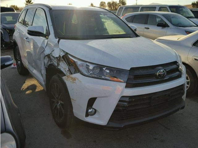 Двері передні 670010E110   Toyota Highlander