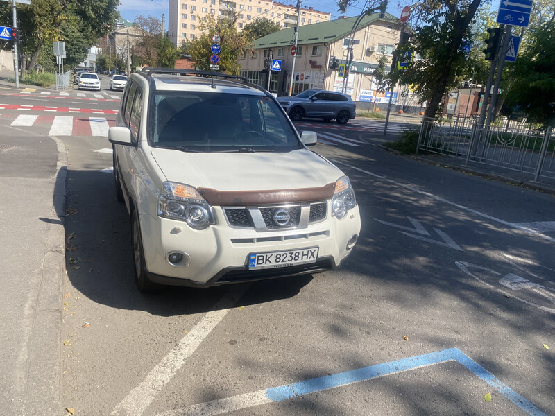 Крило і двері передні ліві Nissan X-Trail T31  2011 2.5 Бензин 