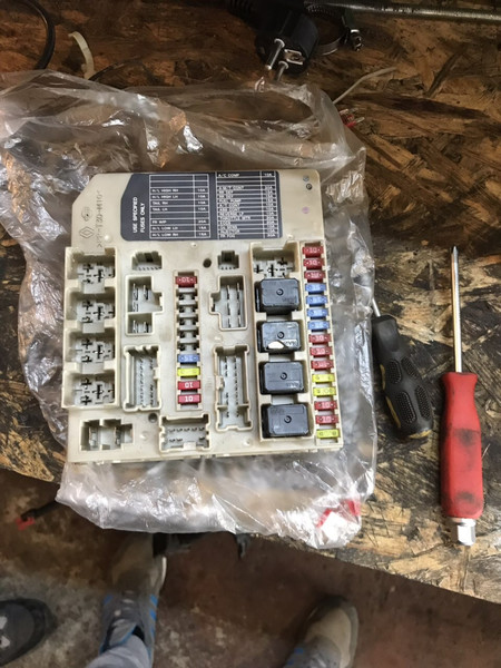 Блок предохранителей Nissan Note E11 хэтчбек 2008 г.  1.6 л бензин Белая Церковь