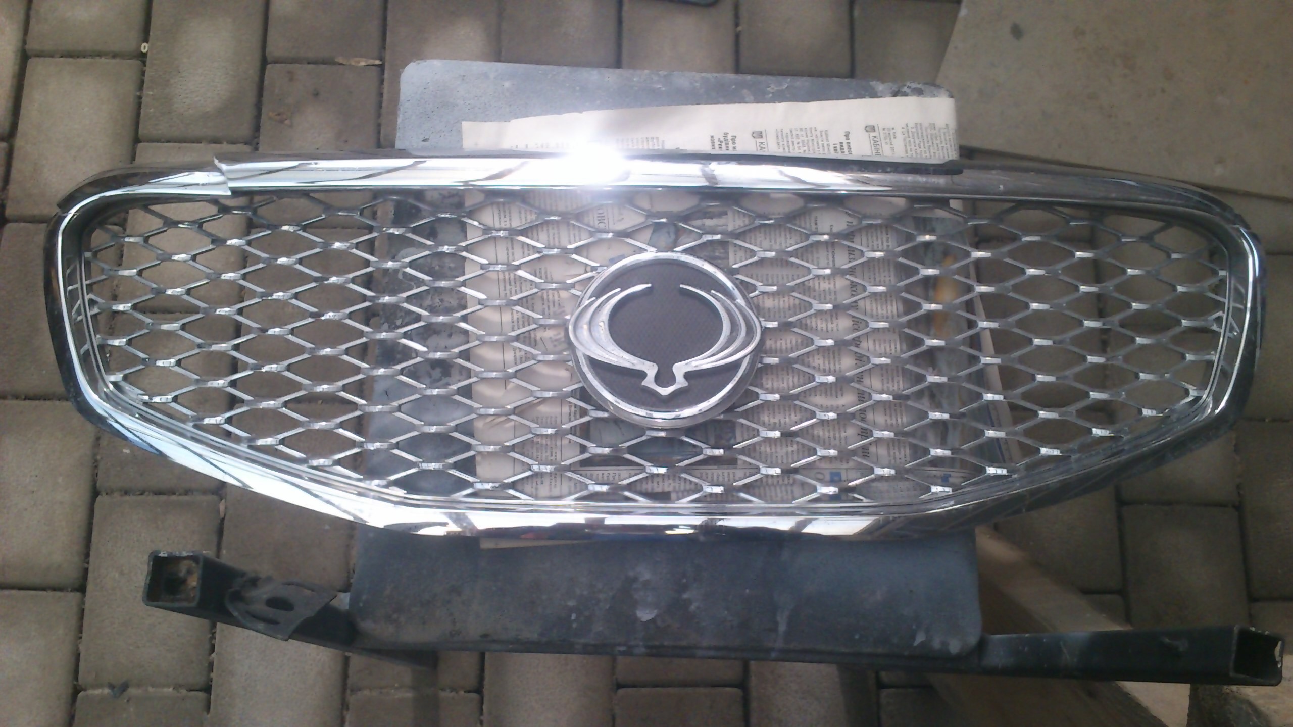 Хромированная рамка радиаторной решётки - передний бампер SSangYong Korando  2012 2.0 Дизель Севастополь