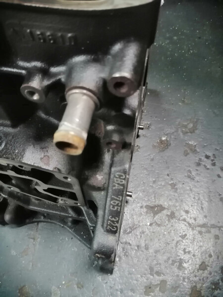 Блок цилиндров пустой 03L103011AG   Volkswagen Passat