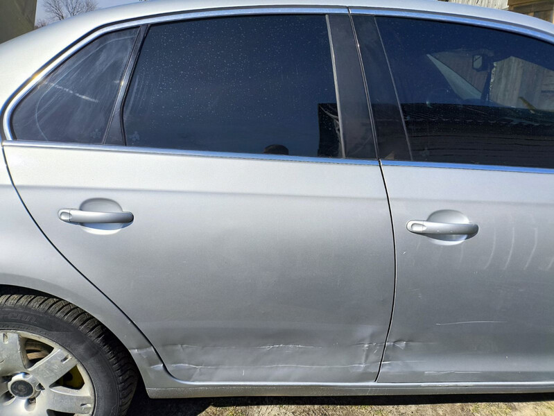 Задня права дверка la7w Volkswagen Jetta 5  2008 2.0 Дизель Луцк