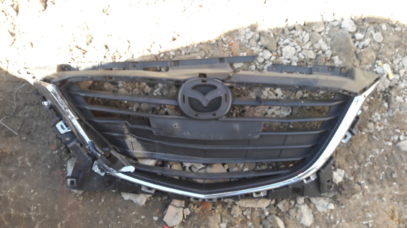 Решетка радиатора Mazda 3 BM 2016 г.  20.0 л дизель Ровно