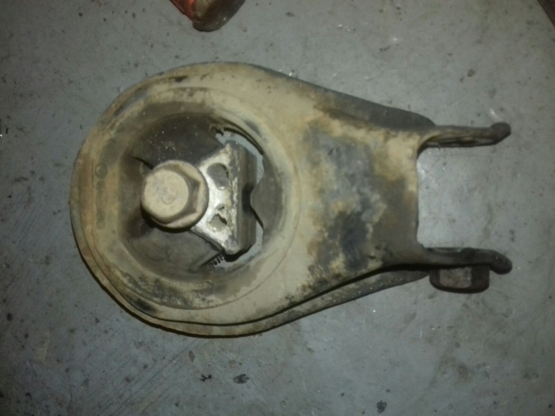 Подушка двигателя Mazda 5 универсал 2006 г.  2.0 л дизель Луцк