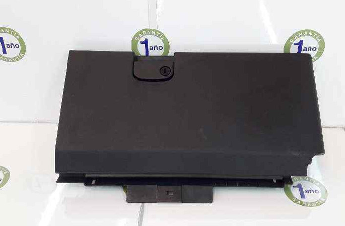 Бардачок Nissan X-Trail T30  2006 2.2 Дизель Кременчуг