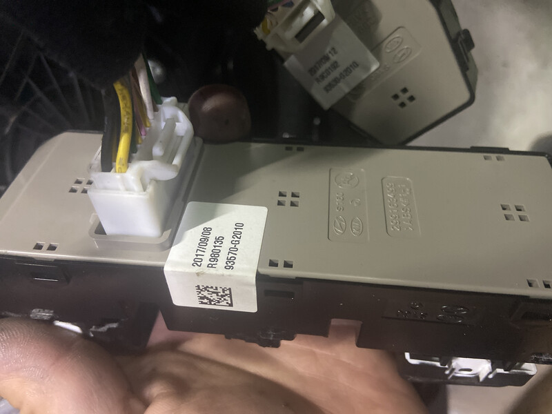 Блок кнопок водія Hyundai IONIQ  2017  Гибрид Здолбунів