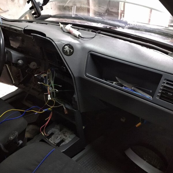 Торпеда гола Peugeot 309  1988 хетчбек 1.4 Бензин 