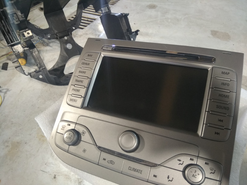 Автомагнитола blaupunkt nx Ford Kuga  2011 2.0 Бензин Селидово