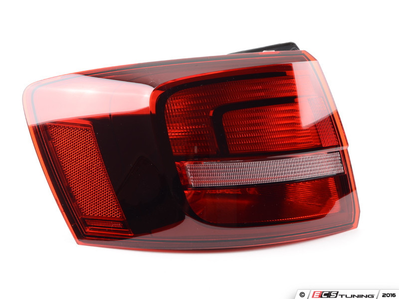 Фонарь задний левый 5C6945095K   Volkswagen Jetta