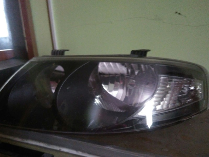 Фара передня права Nissan Almera N17  2011 1.6 Бензин 