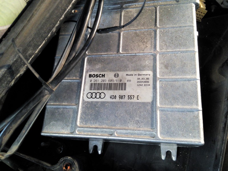 ЭБУ Audi A8 quattro 4.2 1995 4.2 Бензин Харьков