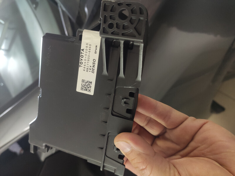 88650-02d80 Toyota Corolla  2013 1.6 Бензин Киев