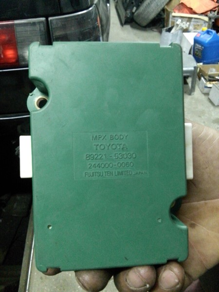 Блок управления mpx body Lexus IS 200 1999 2.0 Бензин Киев