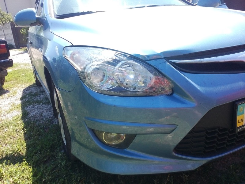 Передня фара Hyundai i30  2011 хетчбек  Бензин 