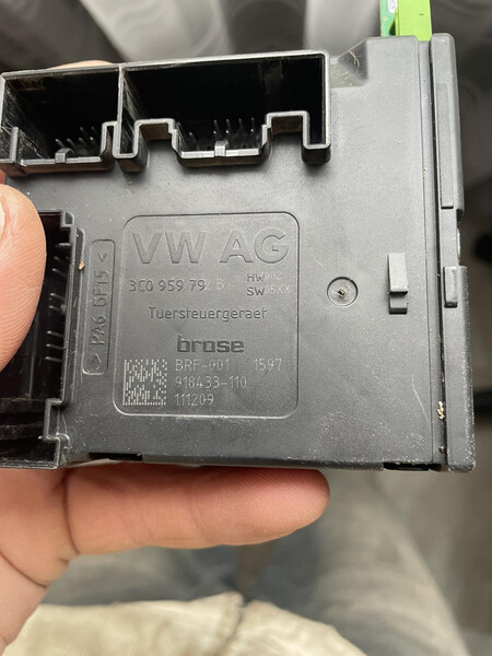 Блок замка двери Volkswagen Passat B7  2012 1.8 Бензин Александрия