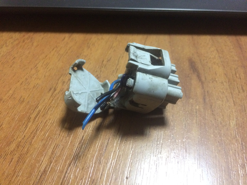 Разьем Kia Cerato  2008 1.6 Бензин 