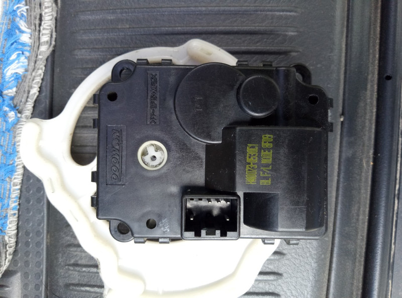 Привід заслінки обігрівача H400730530C1   Hyundai Tucson, Kia Sorento