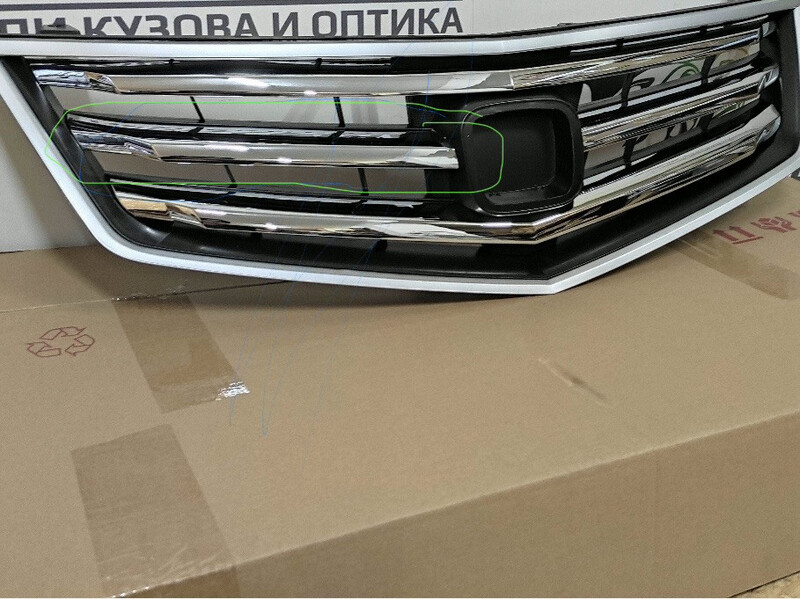 Накладка решетки радиатора Honda Accord 8  2010 2.4 Бензин Одесса