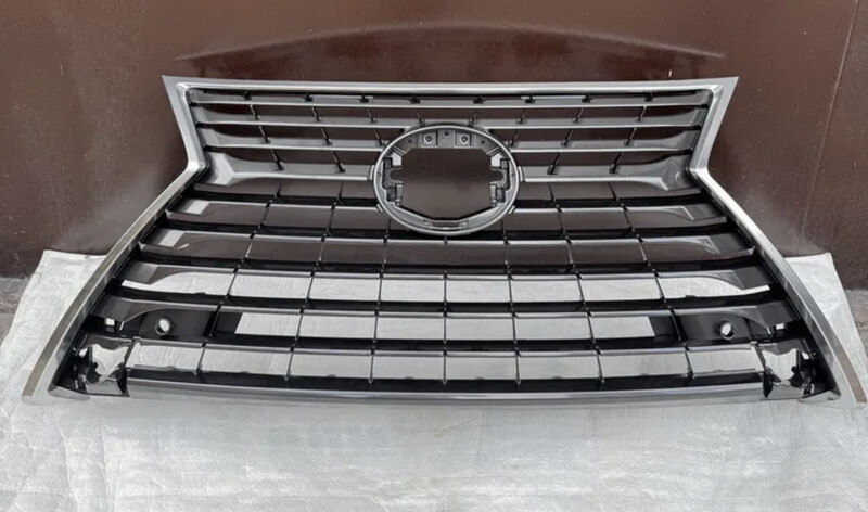 Решетка бампера Lexus NX 300 h 2021 2.0 Бензин Киев