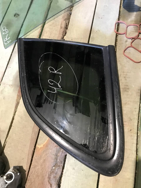 Форточка права Jeep Cherokee  2019 2.4 Бензин 