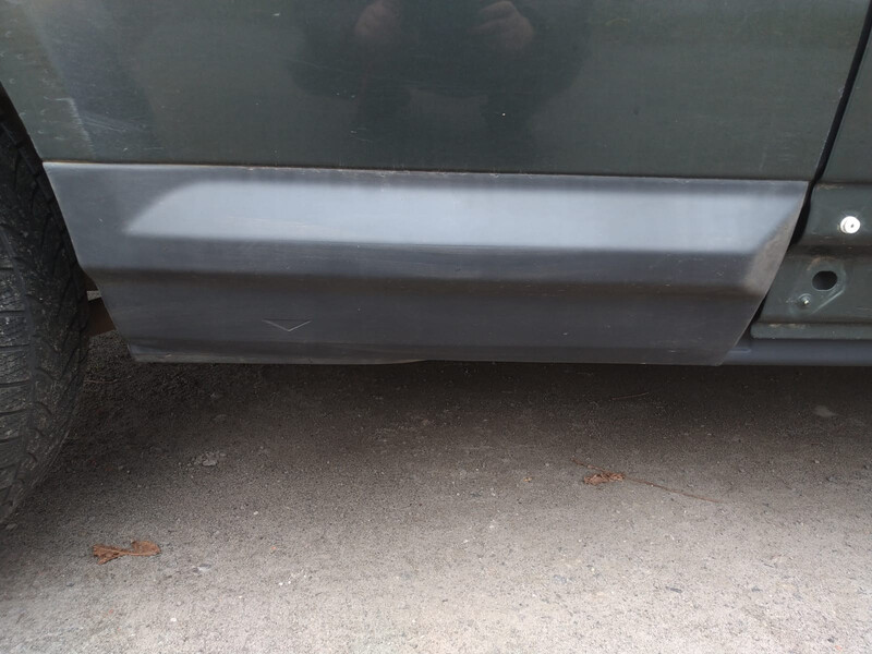 Листва на дверь Land Rover Freelander 2007 г.  2.2 л дизель Луцк