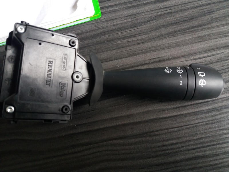 Переключатель стеклоомивателя на руле Renault Duster 2016 г.  1.5 л дизель Ровно