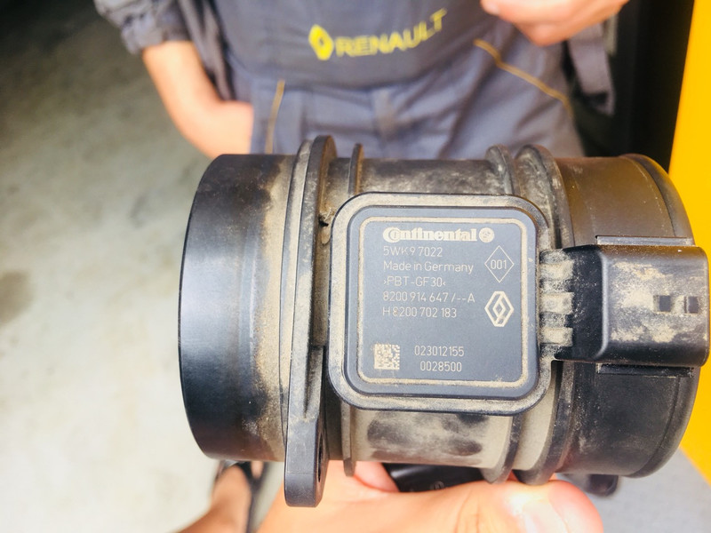 Датчик массового расхода воздуха Renault Grand Scenic 3  2012 2.0 Дизель Полтава