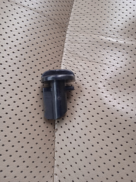 Кліпса бардачка пасажира Lexus RX 2007 г.  3.5 л бензин Еланец