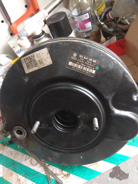 Вакуумний підсилювач гальм 1K1 614 105 AN   Skoda Octavia, Skoda Octavia A5