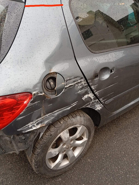 Четверть кузова задняя правая Peugeot 307  2005 хэтчбек 1.5 Бензин Киев