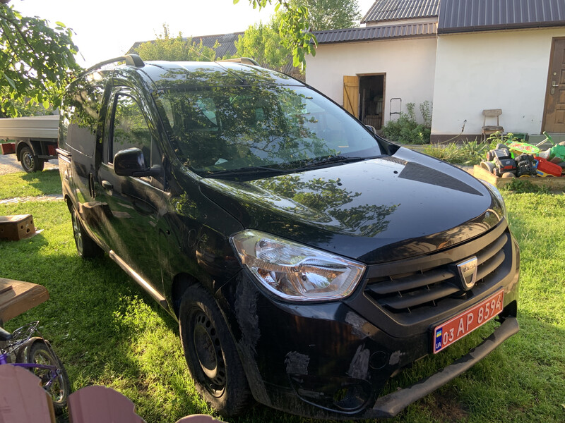 Противотуманная фара Dacia Dokker  2014 1.5 Дизель Дубно