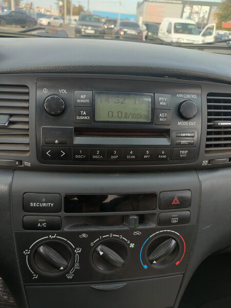 Штатна магнітола Toyota Corolla E120  2003 хетчбек 2.0 Дизель 