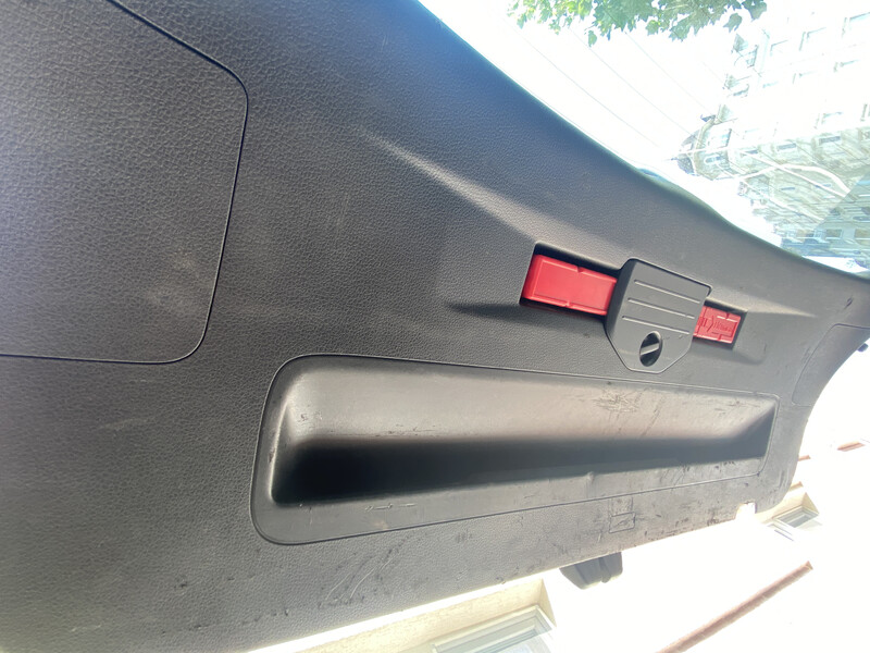 Накладка крышки багажника Volkswagen Touareg  2012 3.0 Дизель Одесса