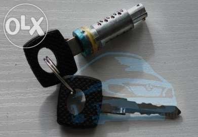 Личинка замка Mercedes-Benz E-Class  1989 2.0 Дизель Харків